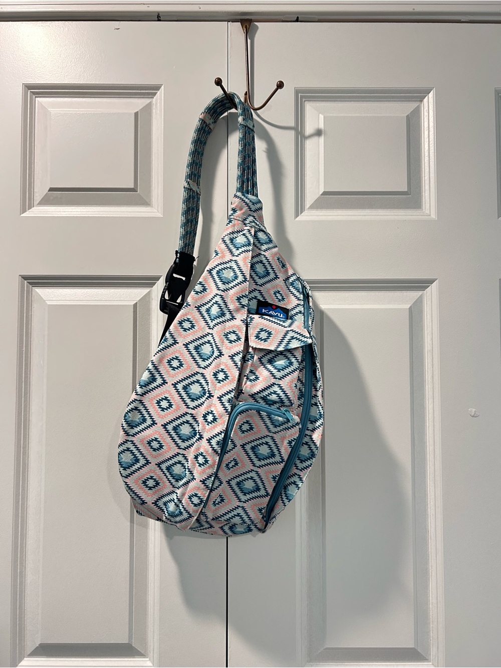 Kavu Crossbody Sling Bag Pink and Teal Diamond-Print